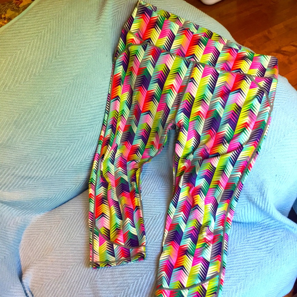 Fabletics colourful capri leggings